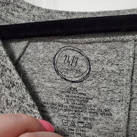 Maurices xxl longsleeve - Picture 2 of 5
